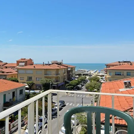 Regina 3* Lido di Camaiore
