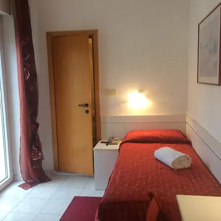 Regina Hotel 3*