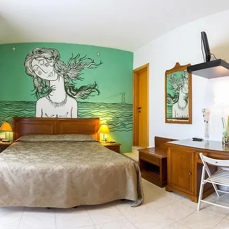 Regina Hotel 3*